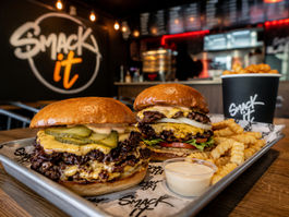 Smack It zeigt, wie der Smashburger-Trend die Stadt erobert