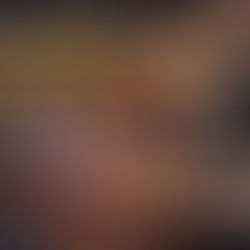 Service-Roboter bringt Essen im Restaurant