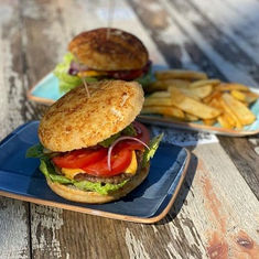 Fährhaus Kleinzschachwitz bringt lecker Burger auf den Tisch!