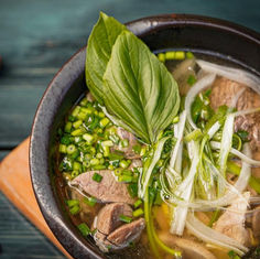 Pho Mum - Unsere Phở Suppen bereiten wir frisch für euch zu!