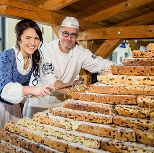 Hochstapeln für das Dresdner Stollenfest und den guten Zweck