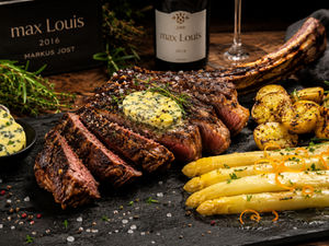 Dry Aged Tomahawk mit Naundorfer Orangenspargel: Wenn Grillen in Sachsen zur echten Genusskultur wird