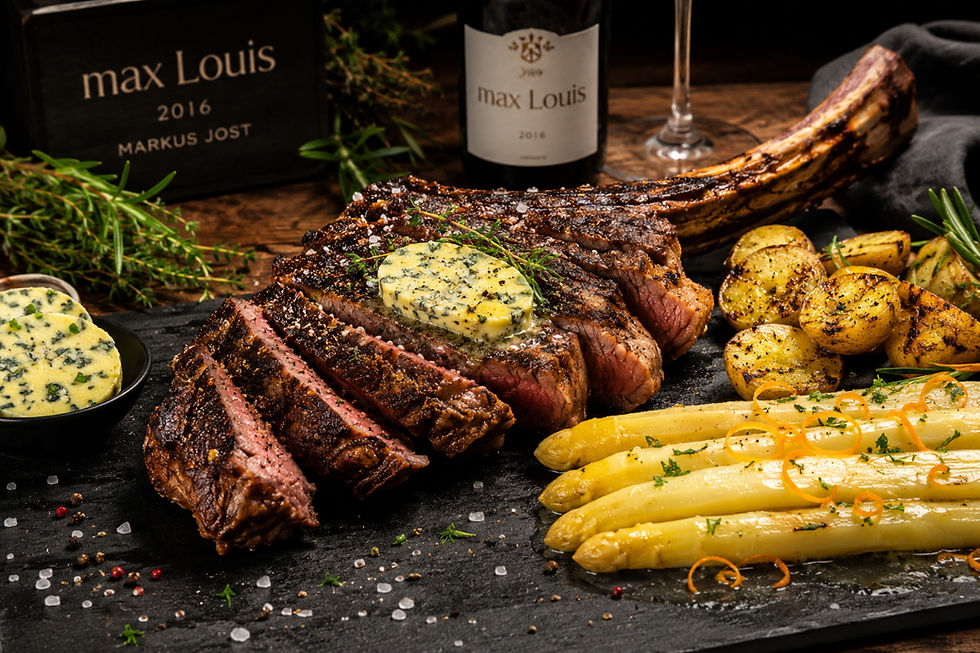 Dry Aged Tomahawk mit Naundorfer Orangenspargel: Wenn Grillen in Sachsen zur echten Genusskultur wird