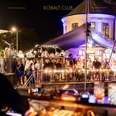 Blue Hour im Kobalt – Dresdens Afterwork-Highlight an jedem Mittwoch