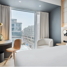 Blick auf die Stadt: 200 der insgesamt 321 Zimmer des Barceló Dresden Newa wurden renoviert