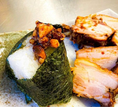 Ramen Pork Onigiri von Tokyo Gohan!