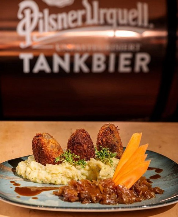 Al Rausche Rümlang Das Rausch in Pieschen empfiehlt - Gebackene Schweinebäckchen mit ...