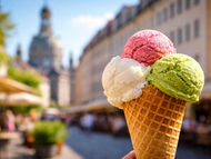 Eistüte vor Dresdner Frauenkirche