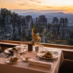 Romantisches Abendessen mit Basteiblick