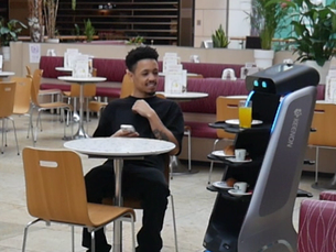 Servierroboter Keenon T5 Pro im Einsatz