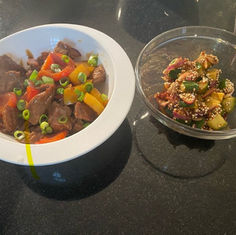 Dr. Voss Rezeptempfehlung - Rindfleisch mit Gemüse und asiatischem Gurkensalat!