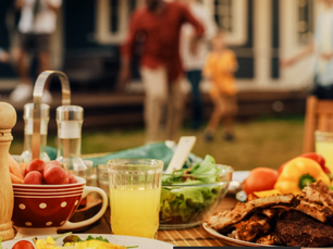 Würzige Sommerabende: Mit Feinkostgewürzen in die BBQ-Saison starten