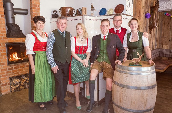 v.l.n.r.: Maria, Johann, Tanja, Mario, Hannes, Evi Foto: Website