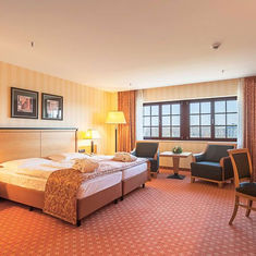 Maritim Hotel Dresden mit Awards von kurzurlaub.de ausgezeichnet / 3.000 Hotels im Wettbewerb