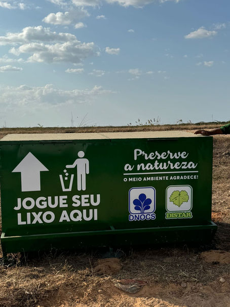 Distar realiza Ação de instalação de contentores de recolhimento de lixo dentro do Perímetro.
