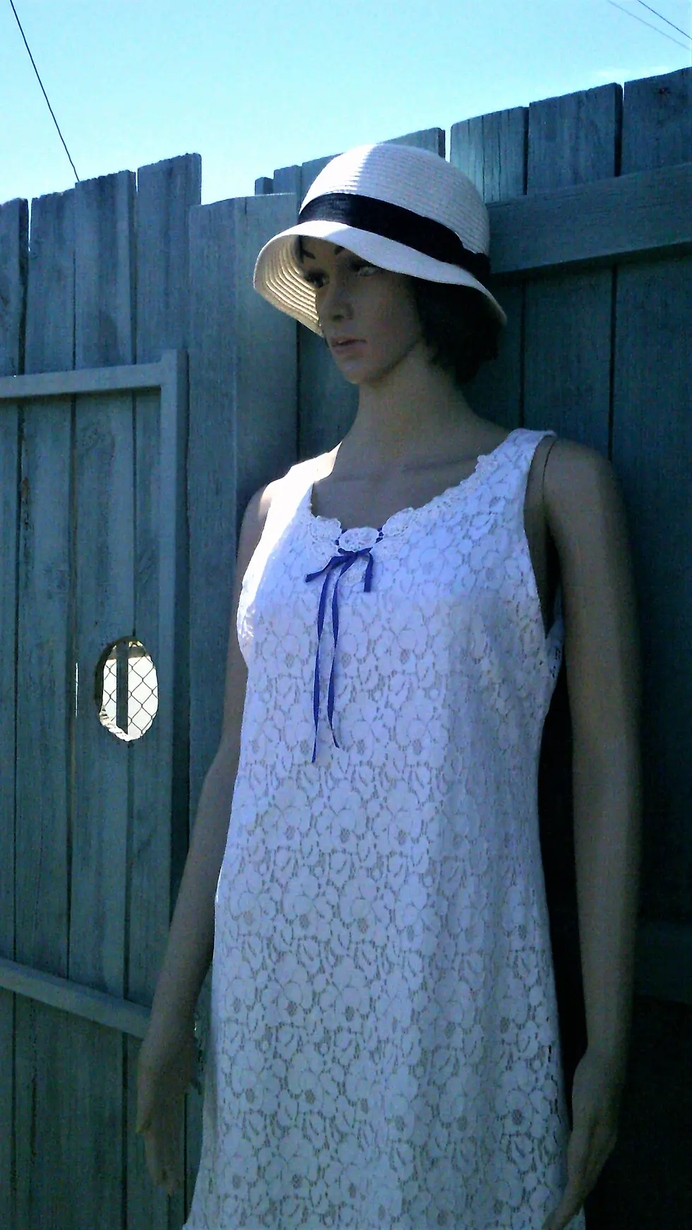 Thumbnail: Lace vintage shift dress