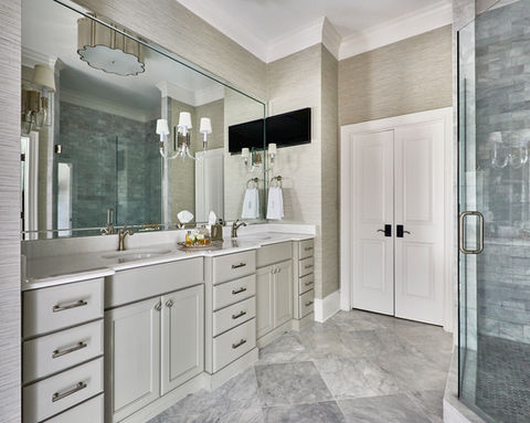 transylvania primary bathroom