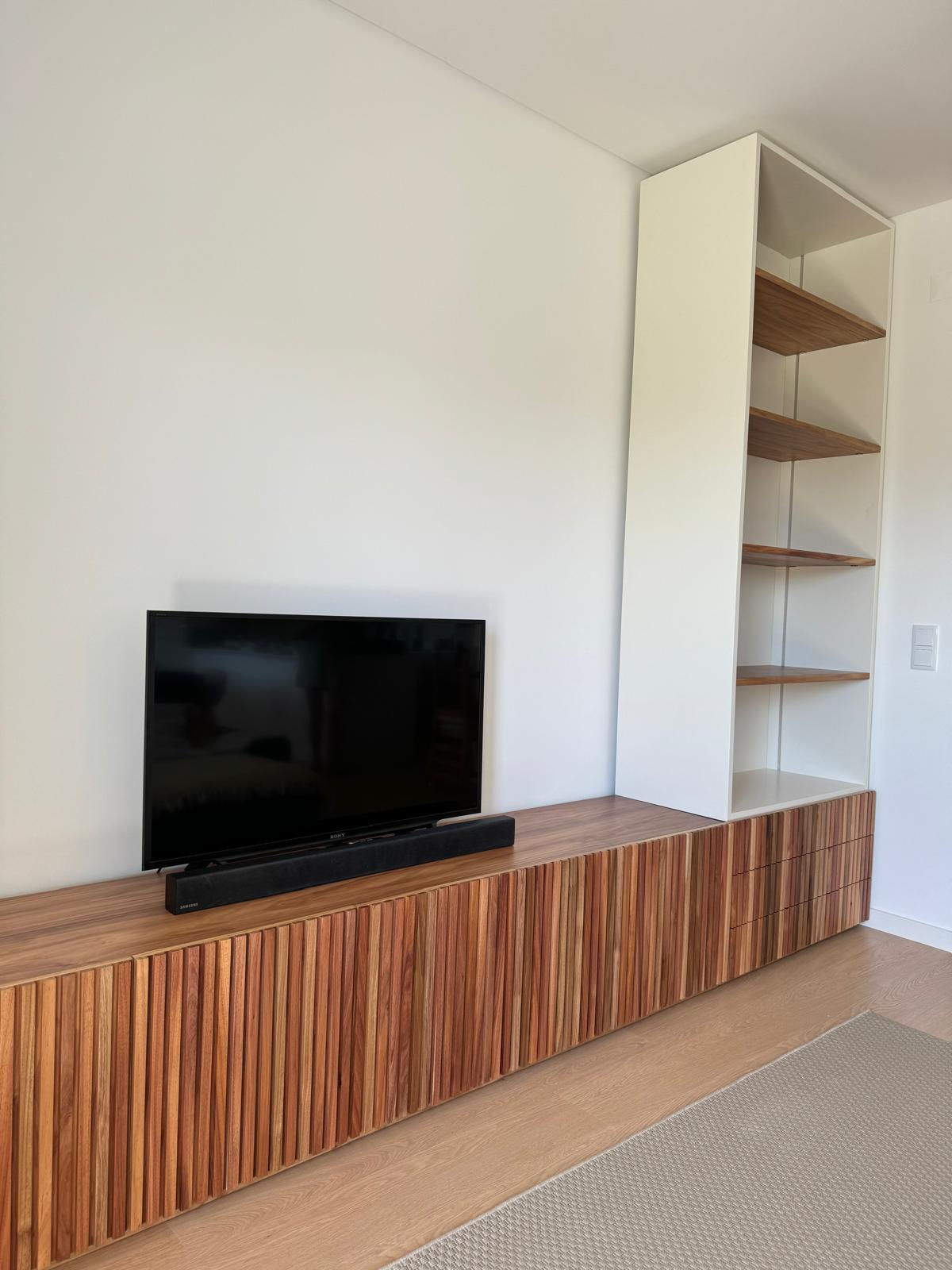 Conjunto Móvel TV e Estante Ariana