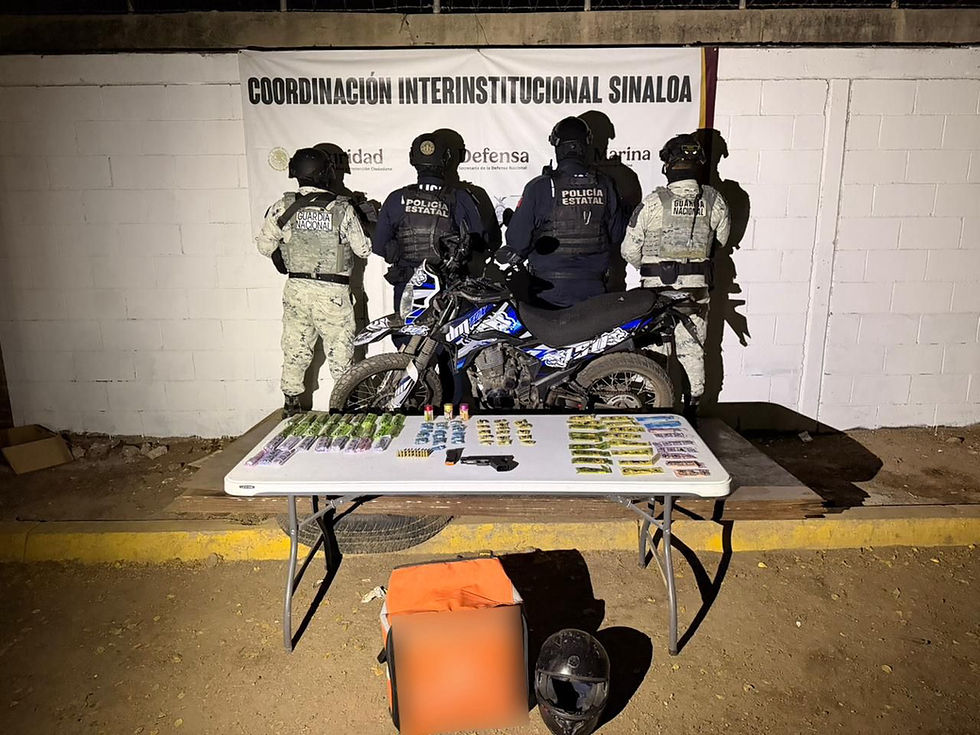 En Culiacán, el Grupo Interinstitucional aseguró un arma, un cargador, cartuchos, dosis y cigarros de presunta droga en una mochila de repartición de comida