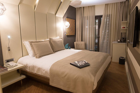 Luxury Boutique Hotel With 18 Floors And 31 Rooms For Sale In