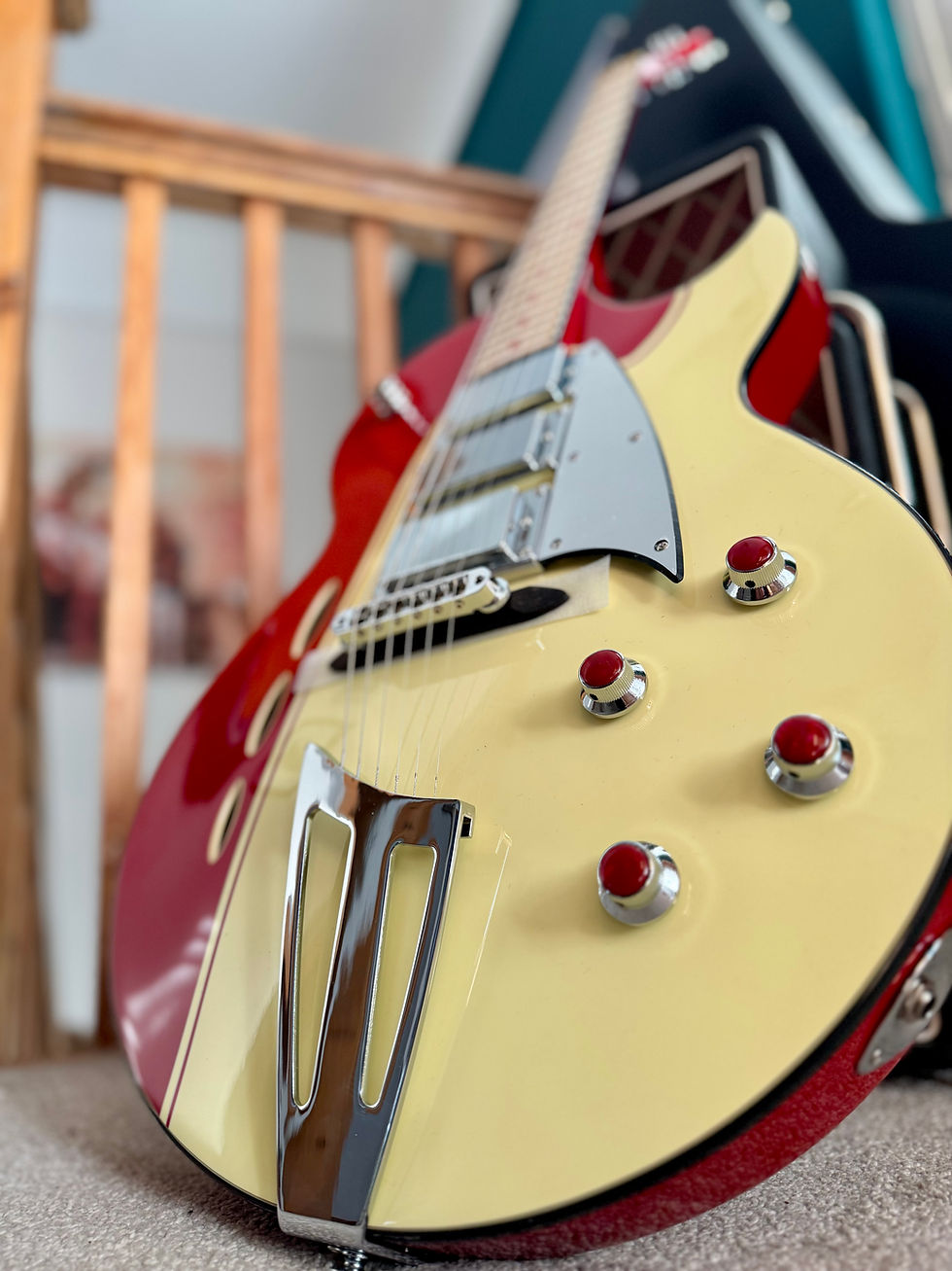 2020 Backlund Rocker Box by Eastwood Guitars