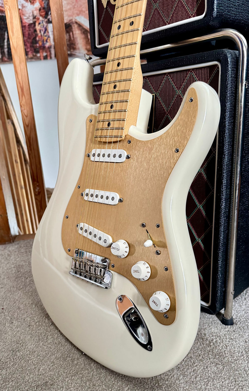 Thumbnail: 2009 Fender Stratocaster American Std Olympic White