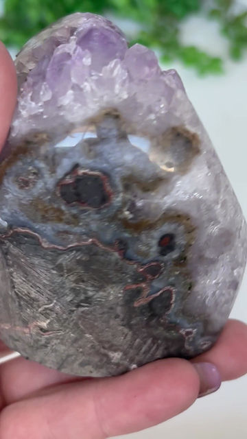 Thumbnail: Amethyst Cut Base Freeform