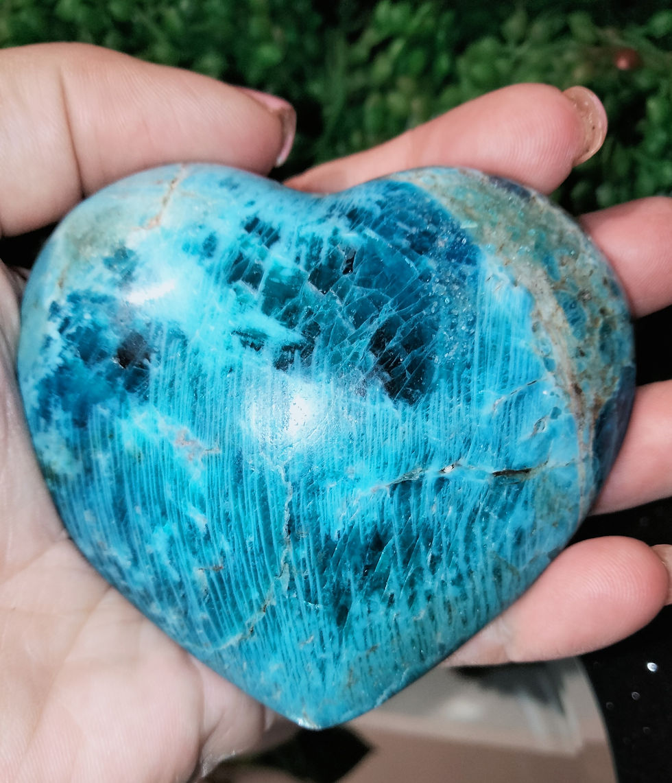 Thumbnail: Blue Apatite Heart