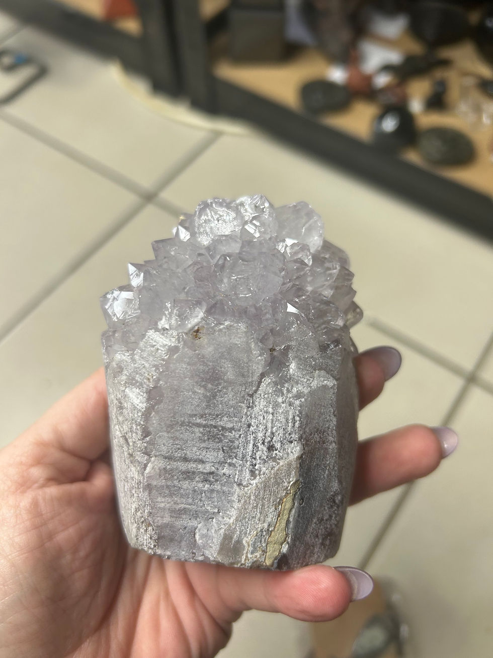 Thumbnail: Amethyst cut base 