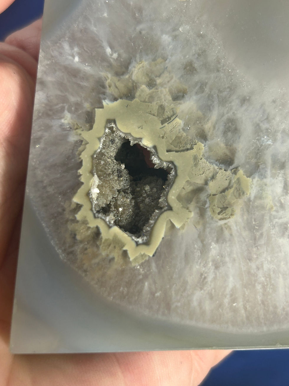 Thumbnail: Druzy Agate Tower
