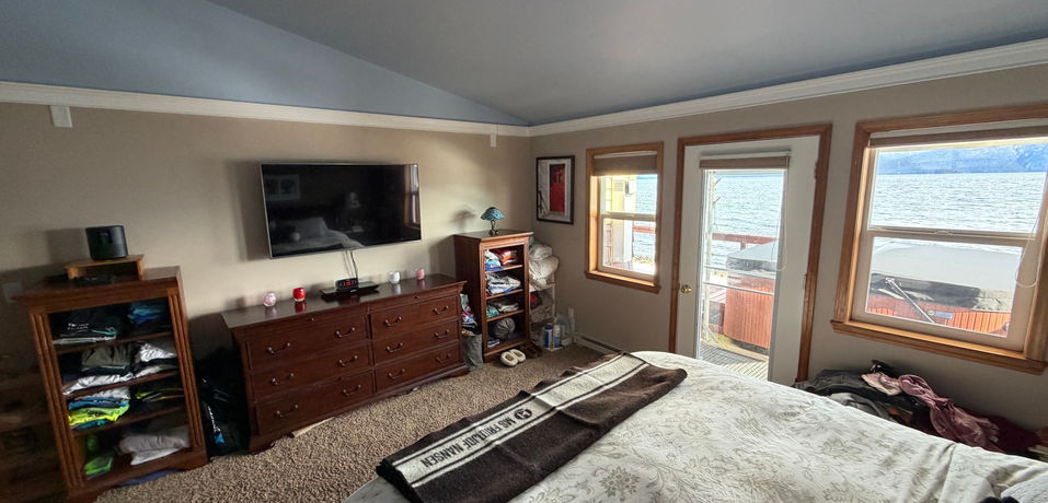 There is also a smart tv in the main bedroom