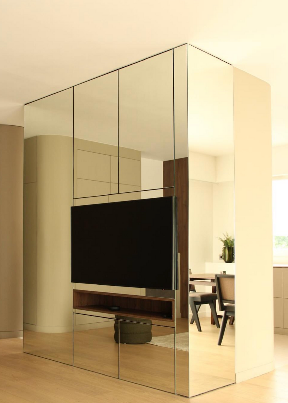 Miroir pour agrandir une pièce