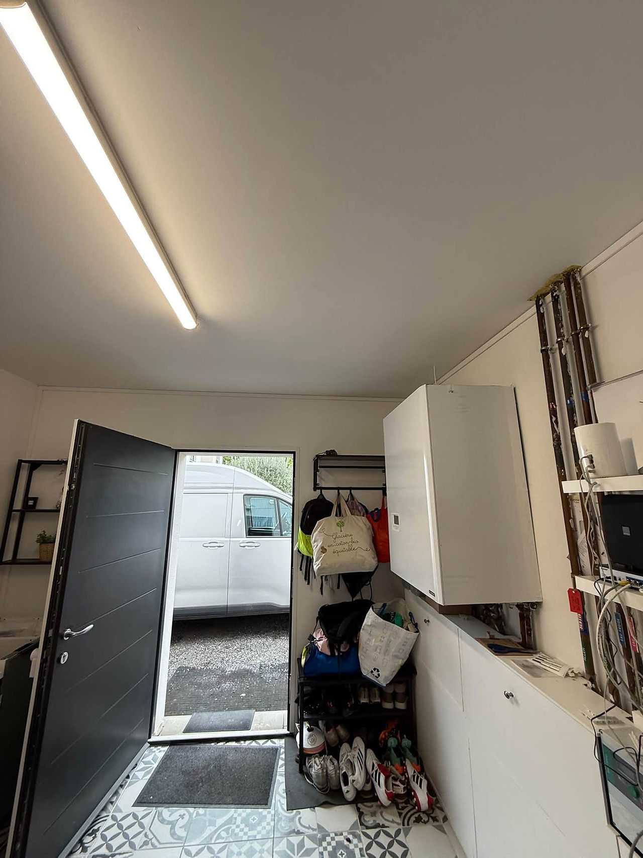 Installation d’une prise de recharge pour véhicule électrique à Nozay