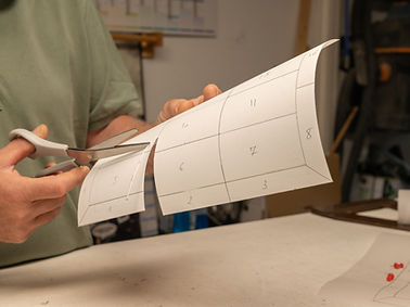 La technique du vitrail au plomb-La découpe des gabarits