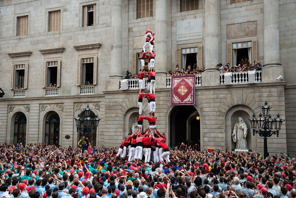Castellers beim Stadtfest vor dem Rathaus Barcelona – Veranstaltungskalender Barcelona