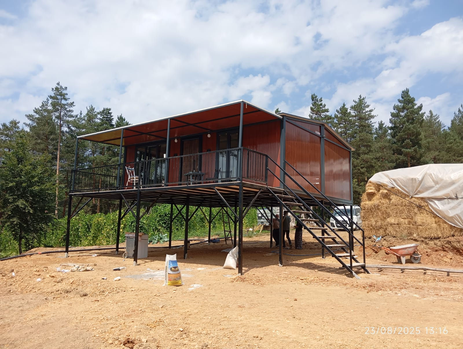 Verandalı Çift Konteyner Ev