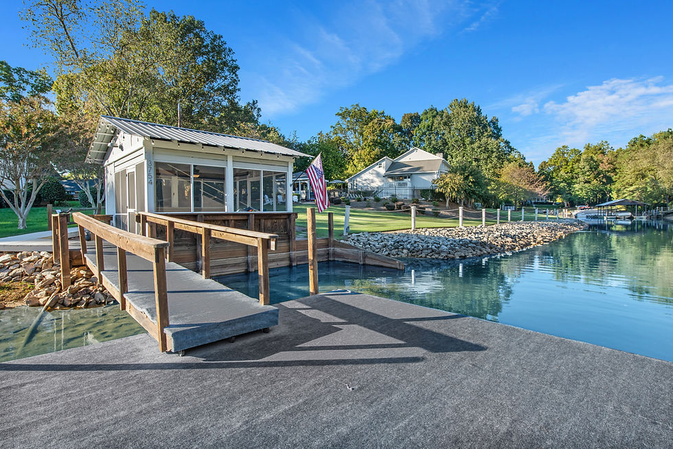 Boat House w/ Floating Dock