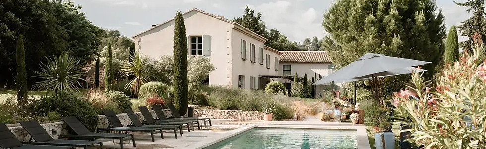 Mas des Costes -Mas et piscine 16x4.jpg
