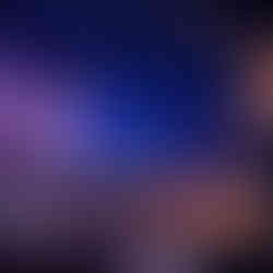 Warung Day Festival na Pedreira Paulo Leminski com público e palco iluminado