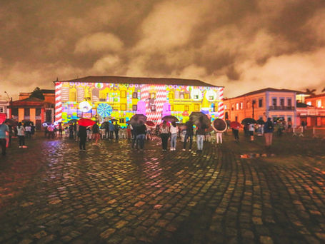 Espetáculo com projeção mapeada de conto julino foi feito especialmente para as paredes do Museu de Arqueologia e Etnologia UFPR em Paranaguá
