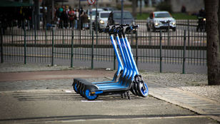 Patinete elétrico da JET em Curitiba, serviço que registrou mais de 80 mil viagens no primeiro mês de operação na cidade