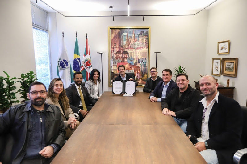 Parceria entre Airbnb e Prefeitura de Curitiba para impulsionar o turismo com ações estratégicas e dados de mercado