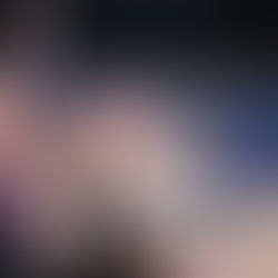 Vista aérea de Curitiba com prédios modernos simbolizando o crescimento econômico e o empreendedorismo no Paraná.