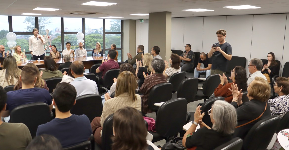 Autoridades e profissionais de saúde apresentam a ampliação do projeto Fragilidade Óssea em Londrina