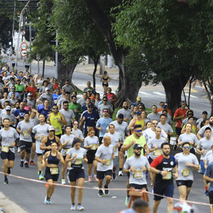 O Governo Federal, por meio do Ministério do Esporte via Lei de Incentivo ao Esporte, apresenta: Circuito das Estações Verão Curitiba