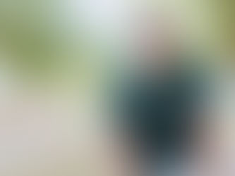 Homem em consulta médica com urologista, representando a importância do acompanhamento regular para diagnóstico precoce do câncer de próstata.