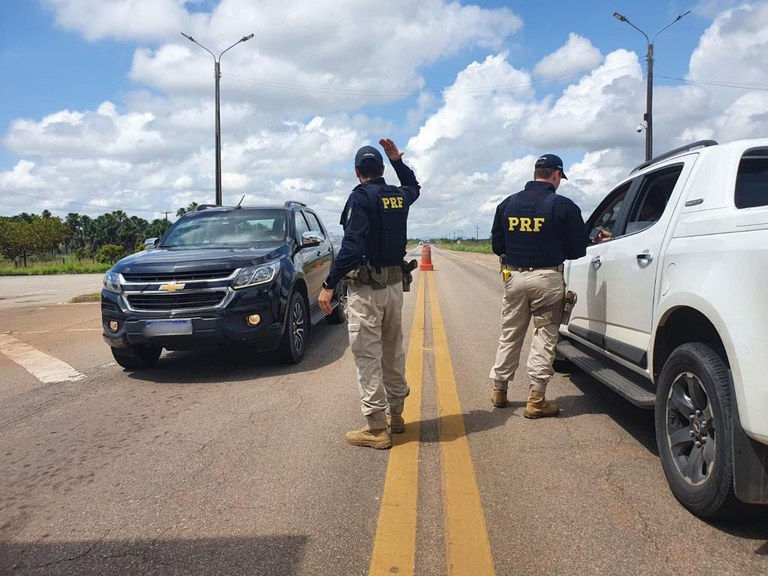 Legenda: Fiscalização da PRF na BR-174 - Foto: Divulgação/ Arquivo pessoal