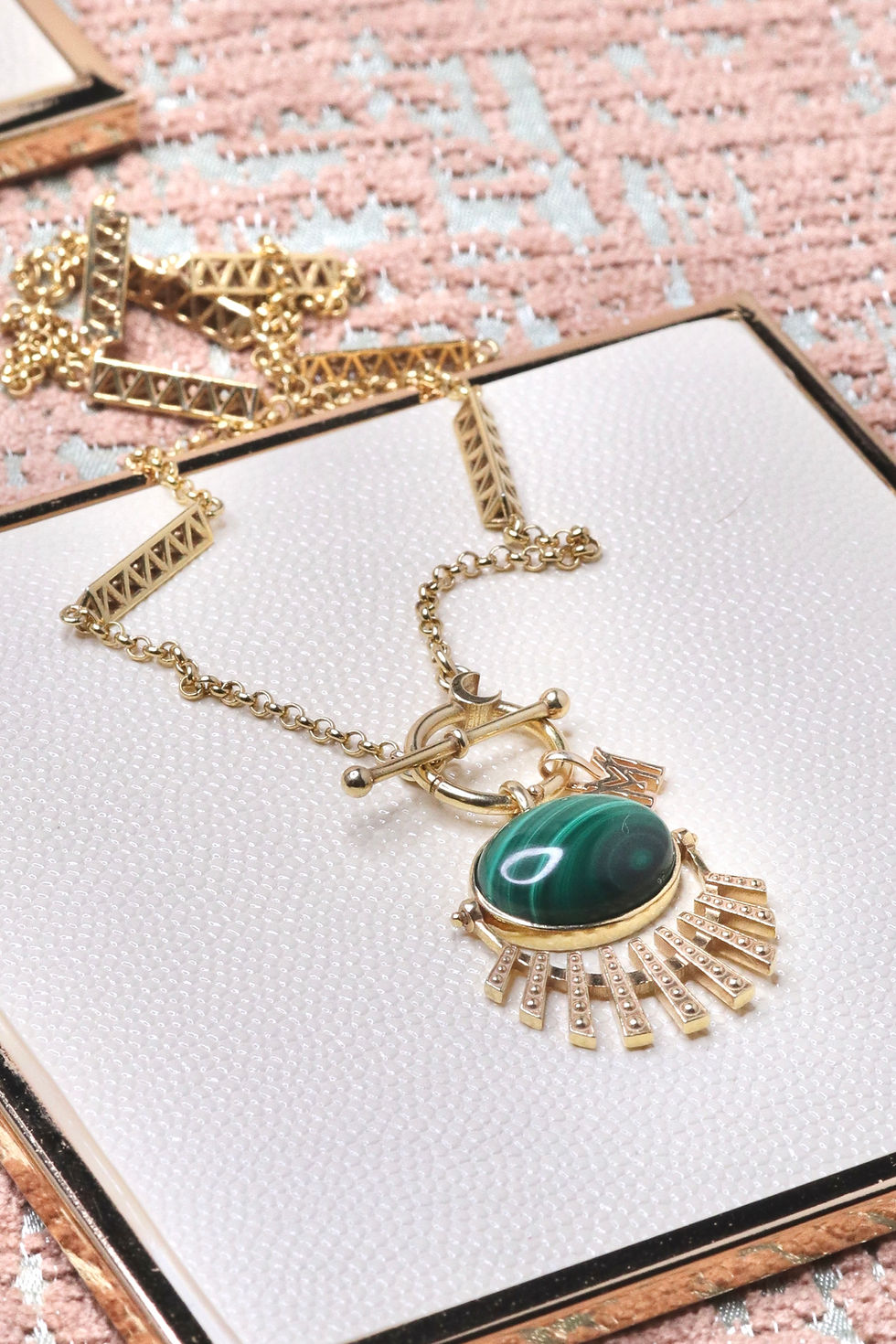 Küçük resim: sun charm