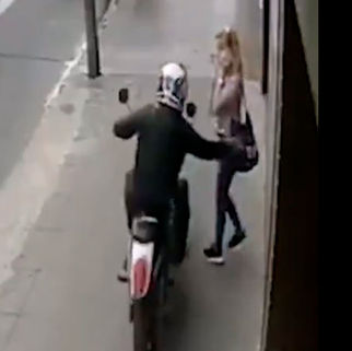 Mujer muere por un paro cardíaco tras ser asaltada en Argentina