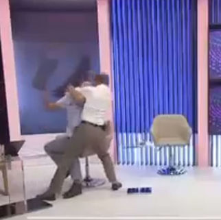 Políticos protagonizaron un vergonzoso momento en televisión